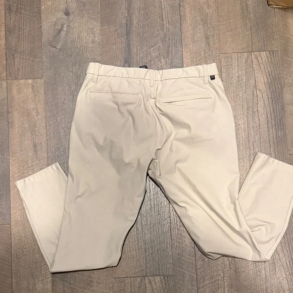 7 Diamonds Men's Tan Chinos